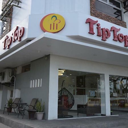 Tiptop Tower Suite Inn Dumaguete City Buitenkant foto